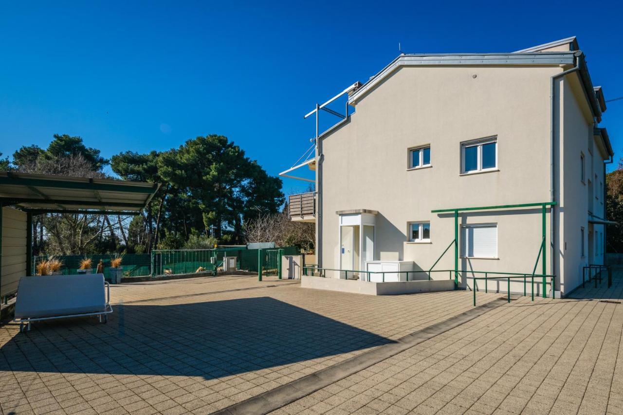 Apartment Manto Free Parking ロヴィニ エクステリア 写真