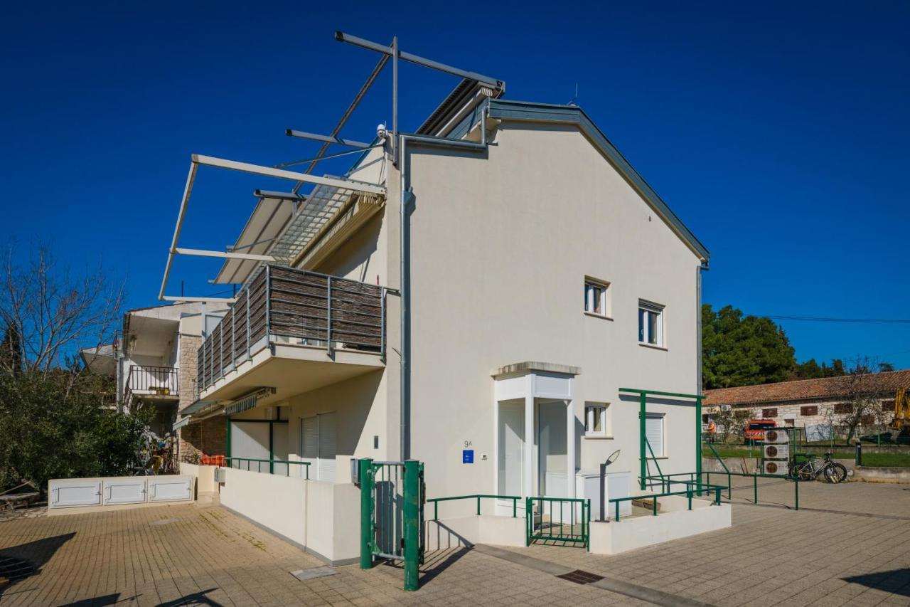 Apartment Manto Free Parking ロヴィニ エクステリア 写真